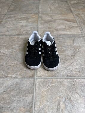 Addias Gazelle Comfort Closure Black White TD Shoe Size 6c Blk IH0338 Preowned